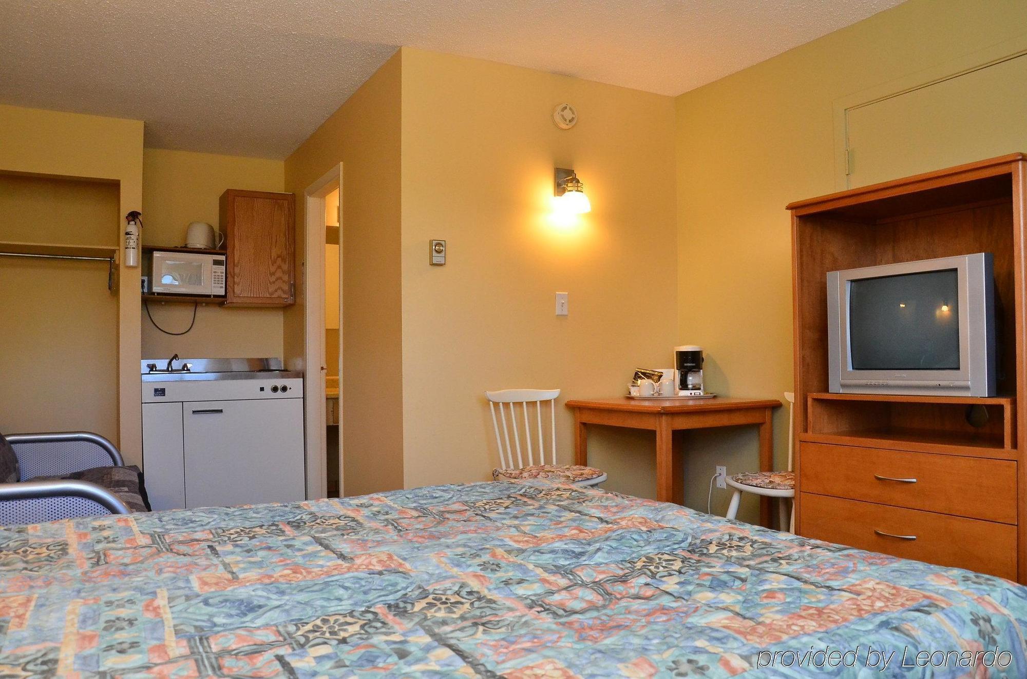 Canadas Best Value Inn Kelowna Exteriér fotografie