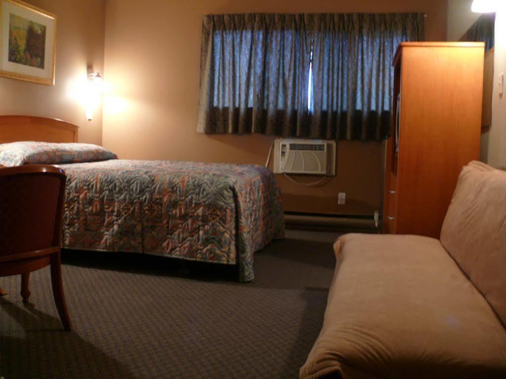 Canadas Best Value Inn Kelowna Exteriér fotografie