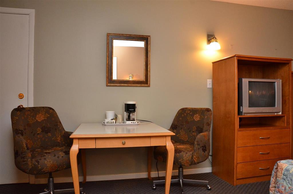 Canadas Best Value Inn Kelowna Pokoj fotografie